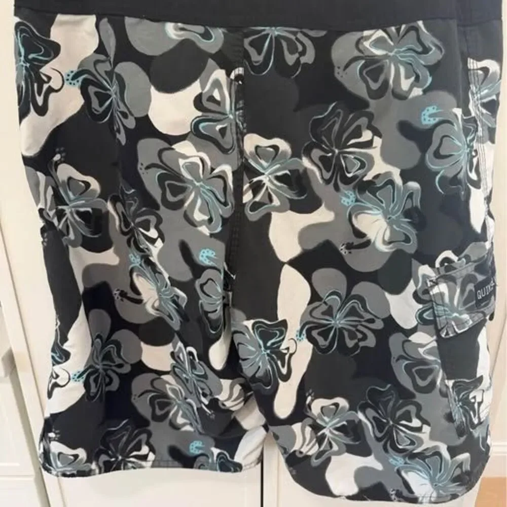 2 Men's Floral Swim Trunks Old Navy Blue Size Small & Quicksilver Black -Size 30